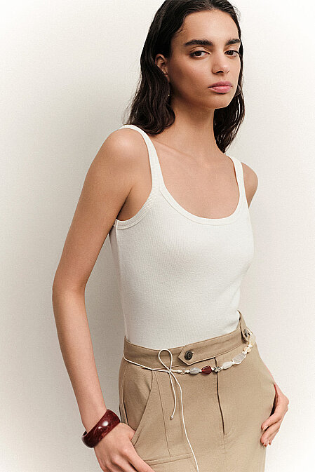 White Sleeveless T-shirt - Pilea
